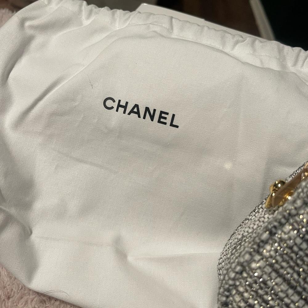 Chanel Tweed Pouch with Straps - Holiday Edition - Picture 10 of 10
